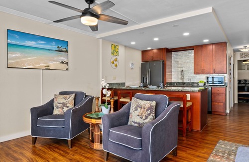 Historic Kailua Village Condo | Ocean Front! Kona Alii #402