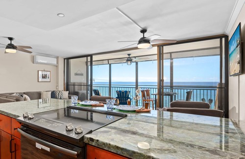 Historic Kailua Village Condo | Ocean Front! Kona Alii #402
