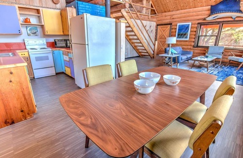 Yachats House | Ocean Front Log Home on a Sandy Beach, Private! Dog Friendly!