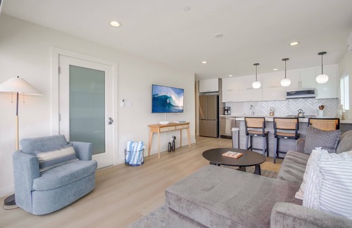 Central Mission Beach Condo | Ocean Front * Newly Remodeled * Luxury Condo