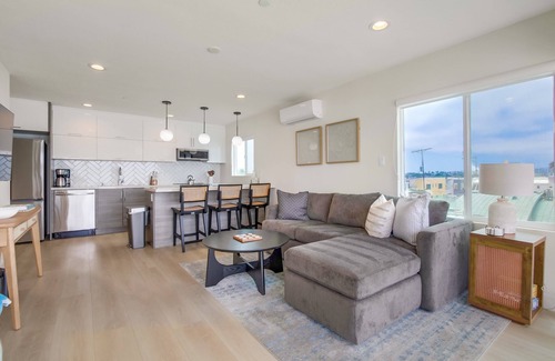 Central Mission Beach Condo | Ocean Front * Newly Remodeled * Luxury Condo