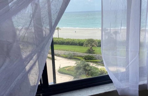 Jupiter Condo | Ocean Front Paradise