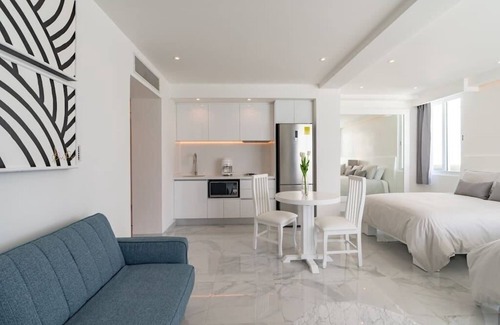 Zona Hotelera Condo | Ocean front studio, private beach, facilities, new