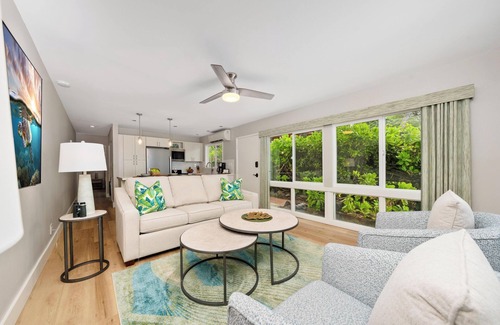 Kailua-Kona Condo | Ocean Front! Stunning Remodel in 2024! 102 Kona Riviera