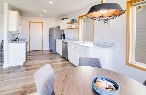 Bayshore House | Ocean Front with Hot Tub, Dog Friendly!