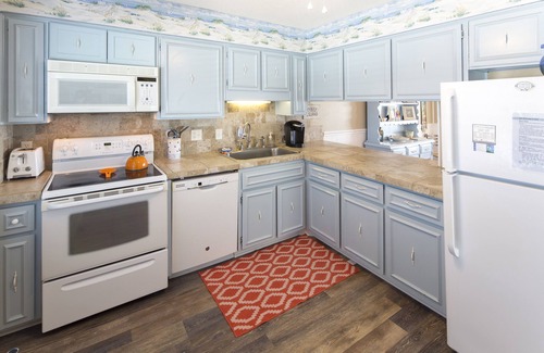 Savannah Beach House | Ocean Front With Room For the Family! Outdoor Shower! 4 BR 3.5 BA Sleeps 10
