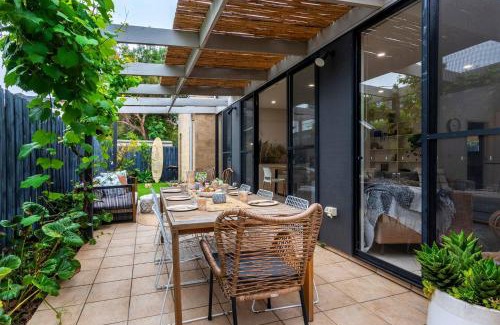 Ocean Grove Villa | Ocean Grove - Fireplace, Wineries, Cafes, Bars, Surf