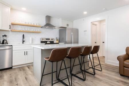 Northeast Virginia Beach Apartment | Ocean Lofts in the Vibe #5 - 5 min walk to beach