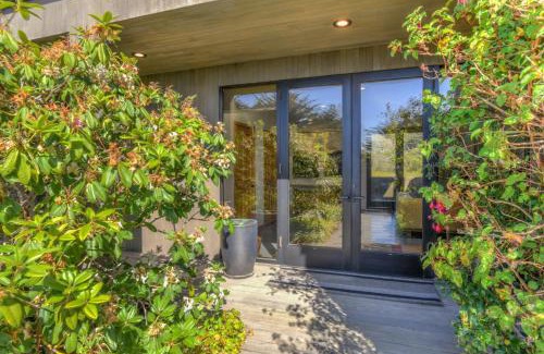 Sea Ranch House | Ocean Retreat - BBQ Hot Tub & Ocean Views