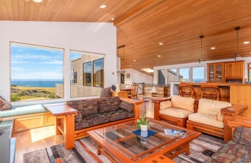 Sea Ranch House | Ocean Retreat - BBQ Hot Tub & Ocean Views