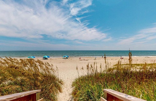 Atlantic Beach Hotel | Ocean Sands 235