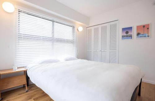 Kamakura Apartment | Ocean side shell