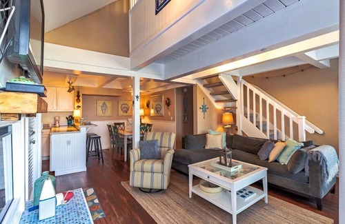 Duck Condo | Ocean & sunrise views from your private balcony, just 250' from the beach!