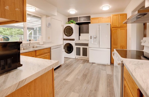 Brookings House | Ocean & Sunset Views: Brookings Home Near Town!