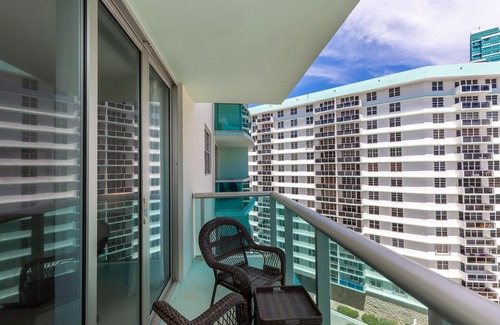 Hollywood South Central Beach Condo | Ocean View 1 Bedroom Luxury Suite at The Tides Hollywood