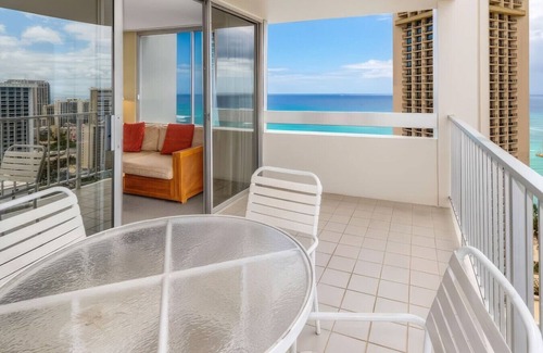 Diamond Head - Kapahulu - St. Louis Apartment | Ocean View 1 BR Corner Condo Mins to Waikiki Beach