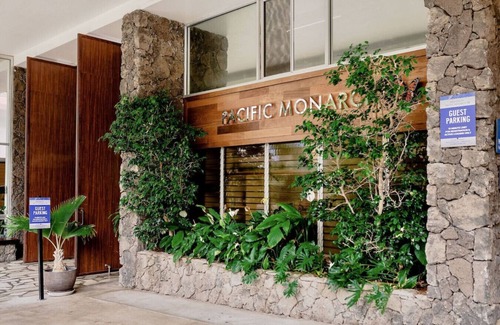 Diamond Head - Kapahulu - St. Louis Apartment | Ocean View 1 BR Corner Condo Mins to Waikiki Beach