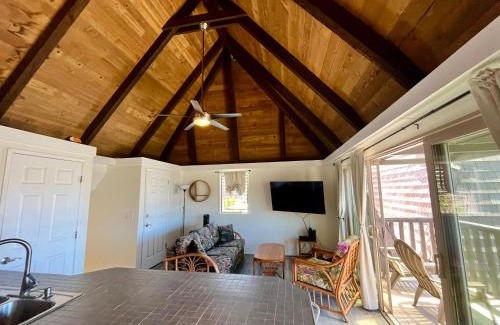 Punaluu Apartment | Ocean-View 1BR Condo on Black Sands Beach, Pool, Hot Tub
