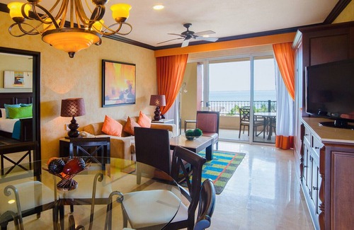 Punta Sam Villa | Ocean View 2Bd/3Ba Penthouse w/Kit -Resort on the Beach with Pools, Spa and More