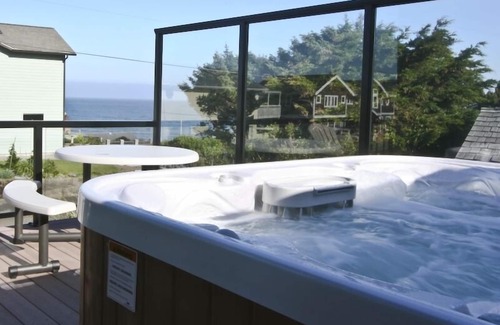 Roads End House | Ocean View Beach Home~Roads End~Hot Tub~Sauna~WiFi~Pool Table