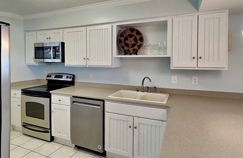 Butler Beach Condo | Ocean View Condo-Balcony, Resort Pools, Hot Tub + Beach Access