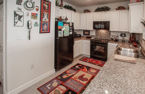 Sandbridge Condo | Ocean view condo with balcony, WiFi, on-site pool/gym & easy beach access