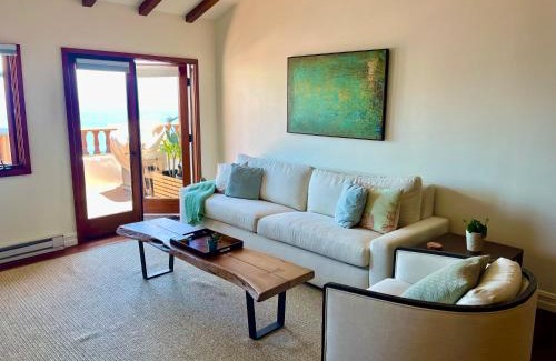 Avalon Villa | Ocean-view Condo W Balcony & Hot Tub