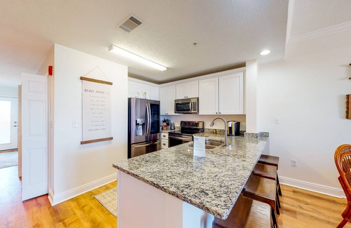Mexico Beach Condo | Ocean view condo with central AC, WiFi, washer/dryer, access to pool, hot tub