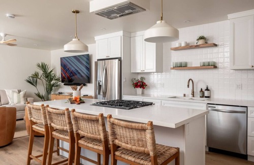 South Oceanside House | Ocean View Escape w/SPA, BBQ, Fire Pit, EV Charger, XBOX & Ps5! Pet friendly!