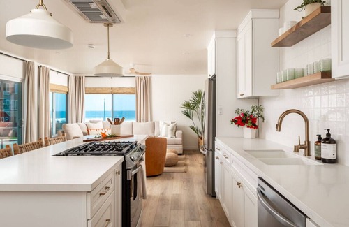 South Oceanside House | Ocean View Escape w/SPA, BBQ, Fire Pit, EV Charger, XBOX & Ps5! Pet friendly!