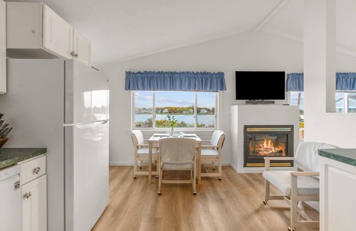Falmouth Heights House | OCEAN View Falmouth Gateway 3BR Family Retreat - "WALK to BEACH"