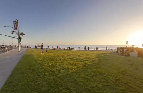 Carlsbad Apartment | Ocean View From Private Patio, Steps To Beach, Parking