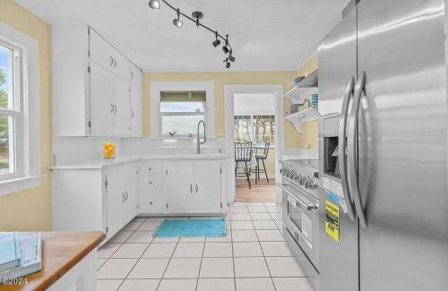 Rockaway Beach House | Ocean View-Hot Tub-Steps From the Beach!
