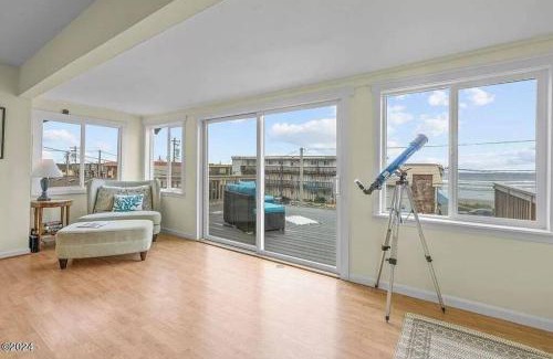 Rockaway Beach House | Ocean View-Hot Tub-Steps From the Beach!