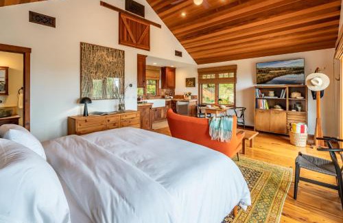 Summerland Villa | Ocean View Loft by Paradise Retreats