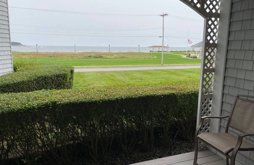 York Beach Condo | Ocean View! Newly renovated; Indoor Pool;1 month Rental July or Aug; Short Sands