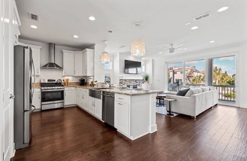 Jacksonville Beach House | Ocean View Oasis w/Heated Pool for Large Groups