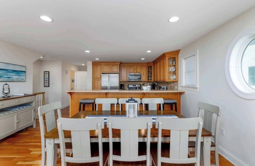 Cape May Condo | Ocean view & pool, 4 bed/5 bath, 1 block to beach, 3 blocks to town!