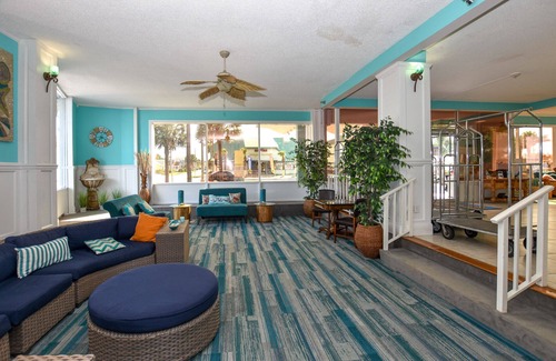 Daytona Beach Resort | OCEAN VIEW SUITE WITH FULL KITCHEN