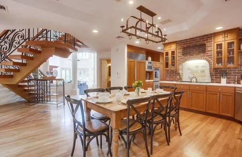Beach Barber Tract Villa | Ocean View Villa * 2 Levels * Rooftop Sun Deck