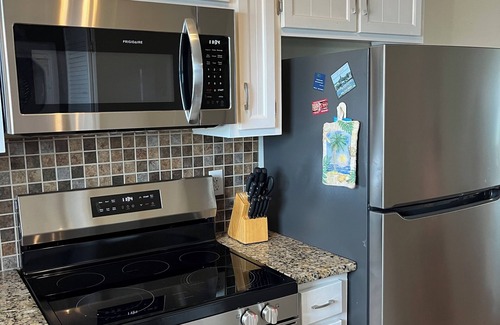 North Carolina Coast Condo | Ocean views, 2nd row w/pool. Close to the Boardwalk. Fresh paint & appliances