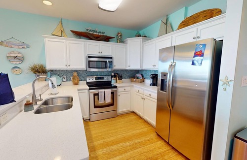 Folly Beach Condo | Ocean Views & Central location~ Pier Point Villas B202