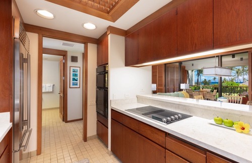 Kamuela Condo | Ocean Views - G201 - Steps From The Beach!