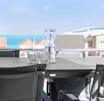 Christies Beach House | Ocean Views on Grundy I New Home I Family Friendly