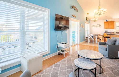 Carolina Beach House | Ocean Views, short walk to beach! - Helm N Dock