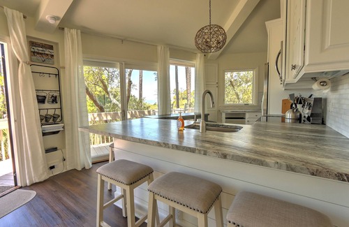 Sea Pines House | Ocean Views Treehouse Walkable to Harbour Town