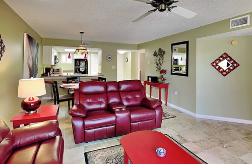 Butler Beach Condo | Ocean Village Club K12 | Ground-Floor Condo with Patio, Beach Access, Community
