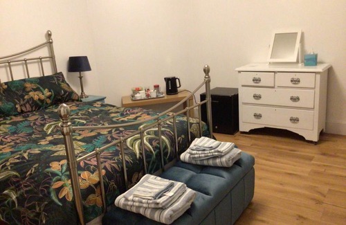 Gorleston-on-Sea Bed & Breakfast | Ocean Waves