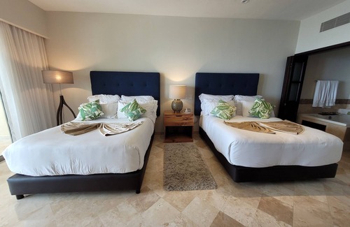 South Shore Hotel Area Resort | Oceanfront 1-bedroom condo
