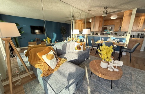 Redondo Beach Apartment | Oceanfront 1 BR Oasis w/Parking & Heated Pool